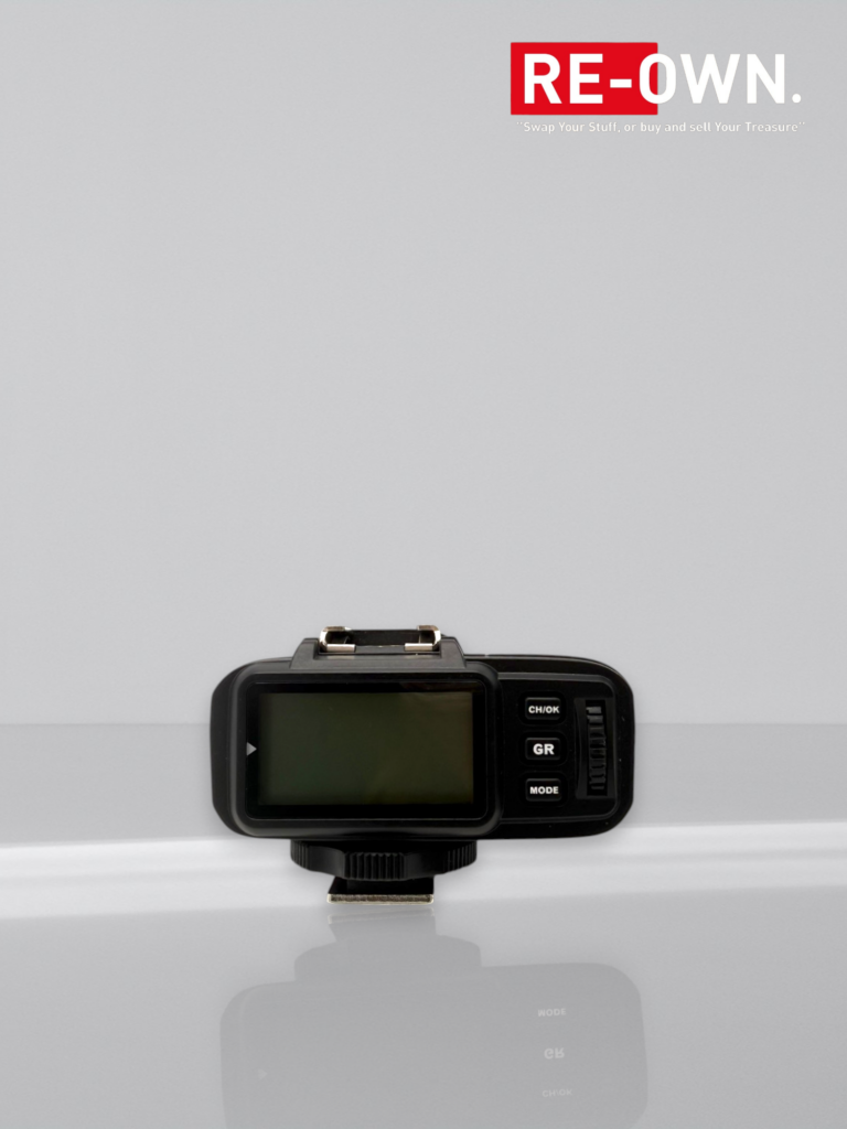 Godox Speedlite V100 Nikon + Godox X1T-N flash trigger