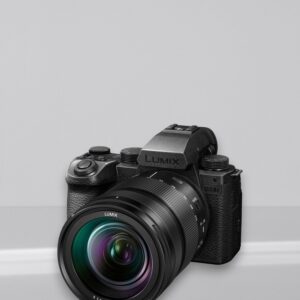 Panasonic Lumix DC-S5 IIX + Lumix S 24-105mm F/4.0 Macro OIS