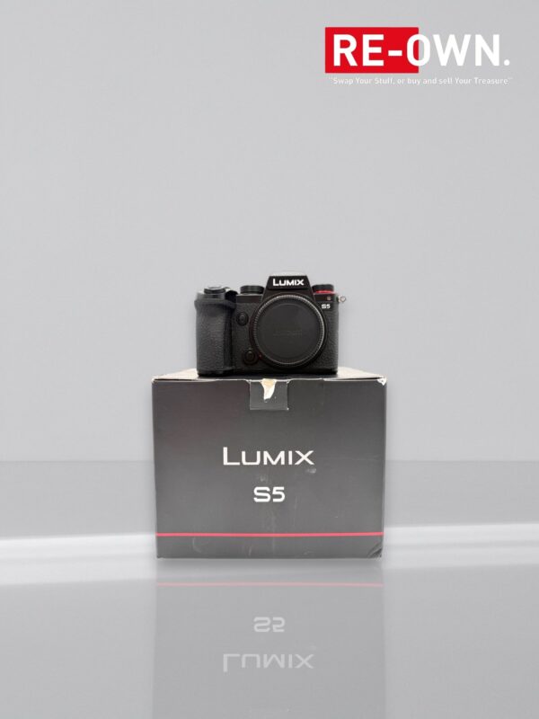 Panasonic Lumix DC-S5 body