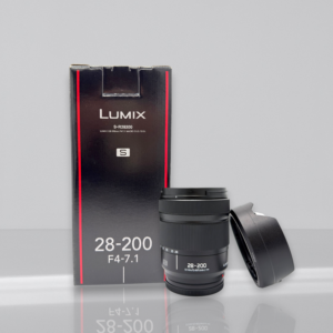 Panasonic LUMIX S 28-200mm F/4-7.1 MACRO
