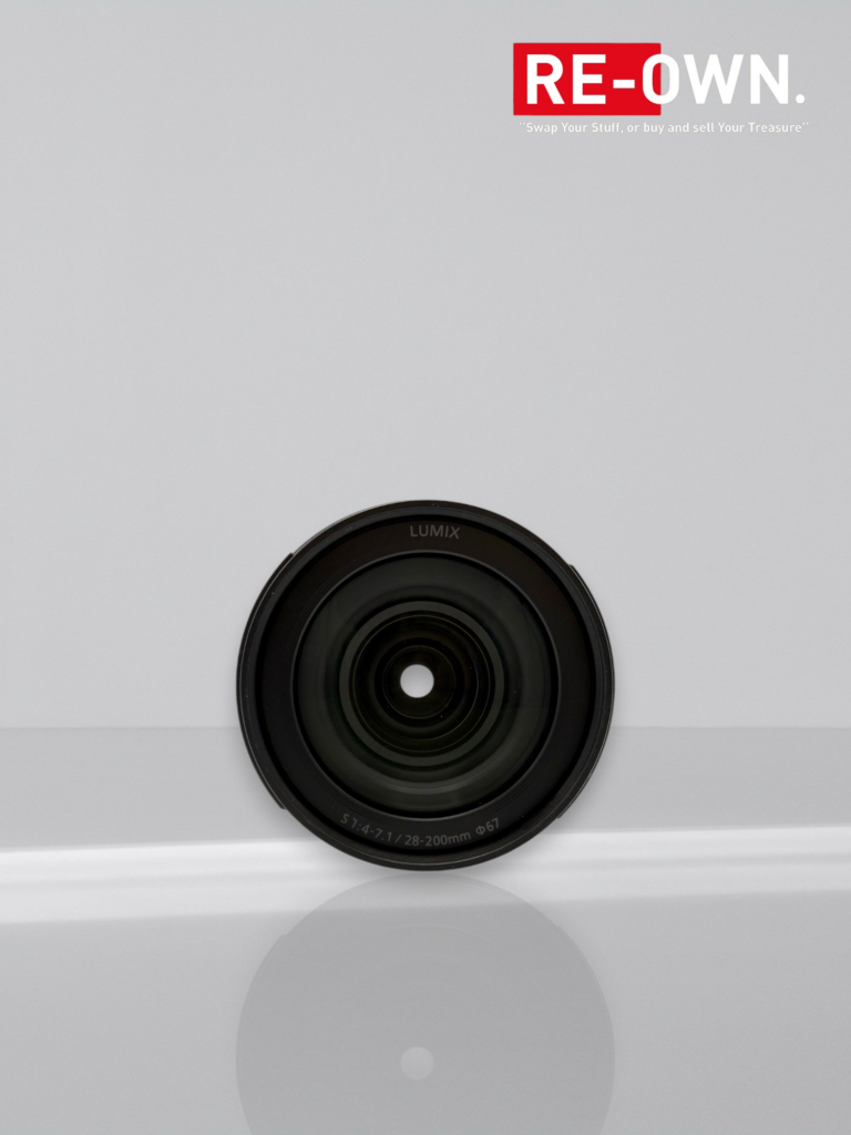 Panasonic LUMIX S 28-200mm F/4-7.1 MACRO