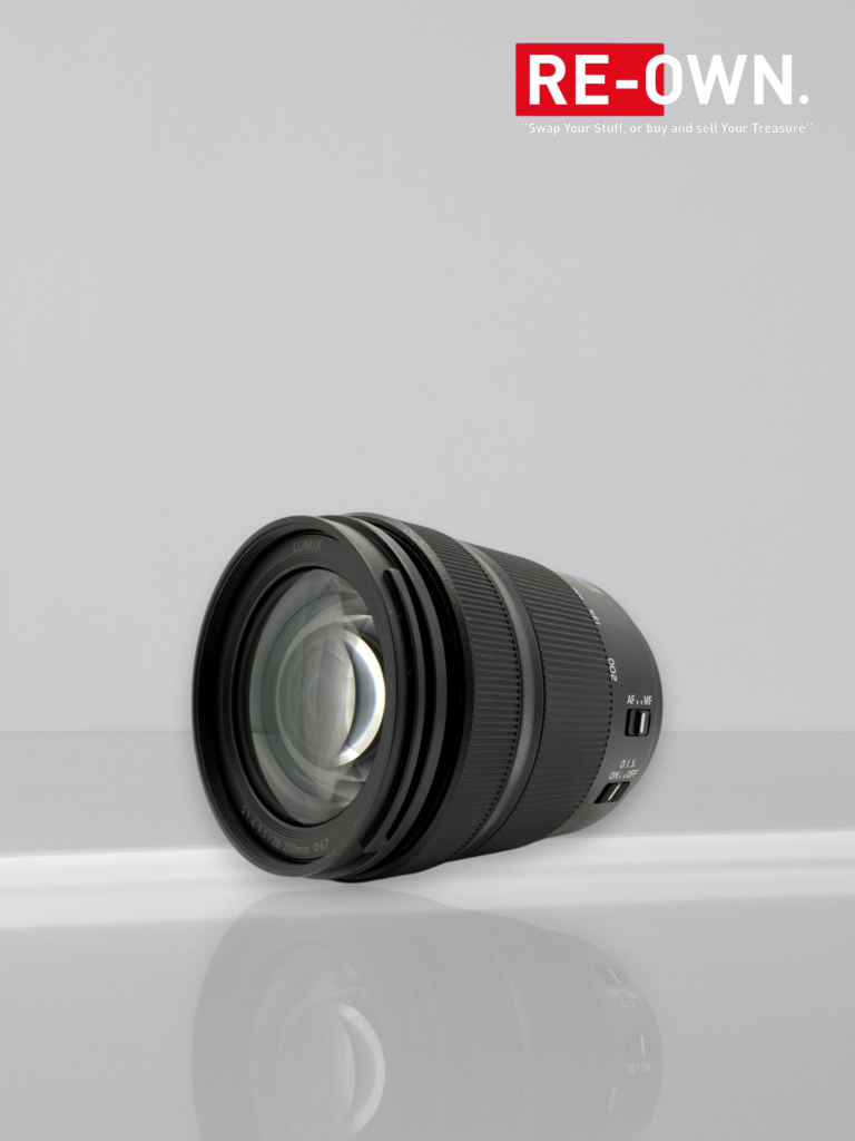 Panasonic LUMIX S 28-200mm F/4-7.1 MACRO
