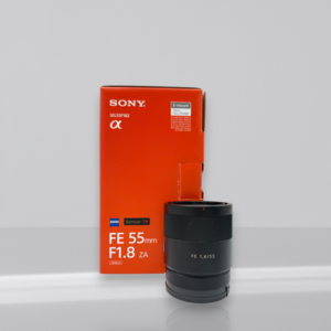 Sony FE 55mm F/1.8 ZEISS Sonnar T*