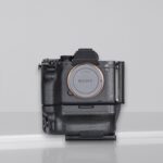 Sunwayfoto L-Plate For Sony A7RIV w/ Grip (PSL-A7RIVG) - Thumbnail 3