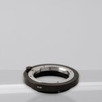 Urth Lens Mount Adapter: Compatible w/ Leica M Lens To Canon RF Camera Body - Thumbnail 2